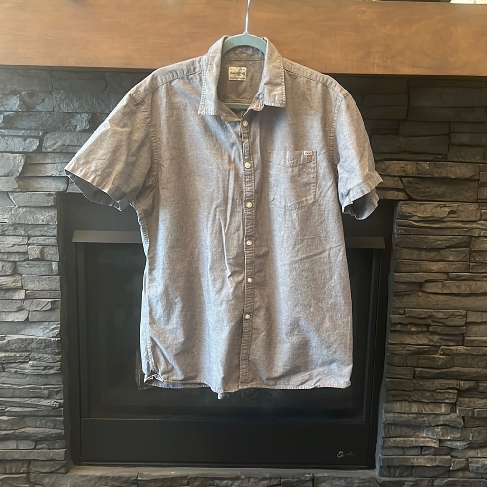 Gray jack and Jones button up short sleeve shirt